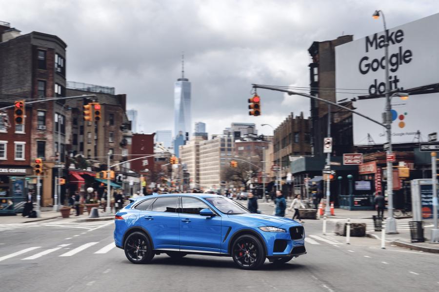  Jaguar F-Pace SVR 2018 года  (NA) (фото 9 из 40)